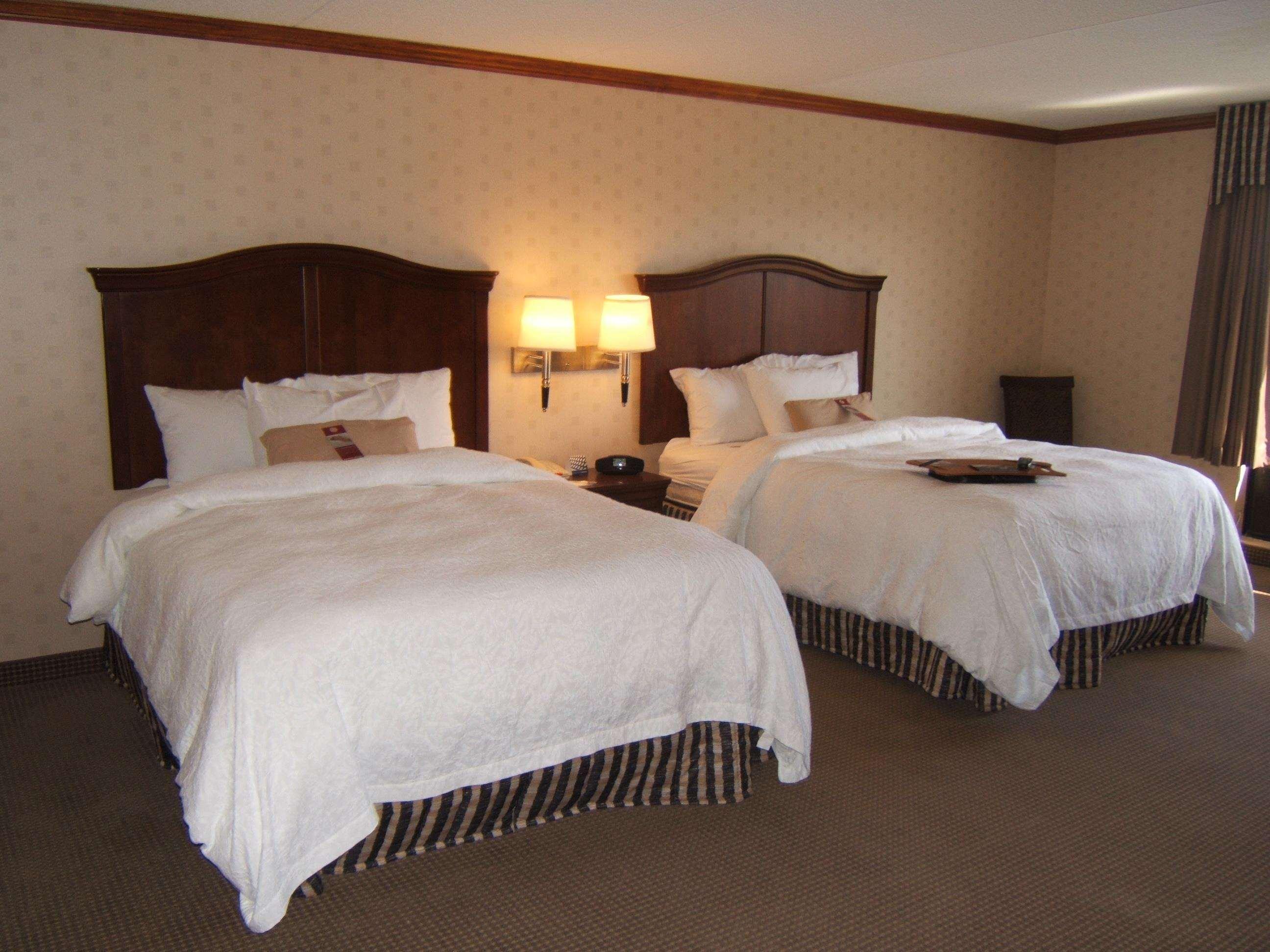 Hampton Inn & Suites By Hilton Manchester Bedford Habitación foto