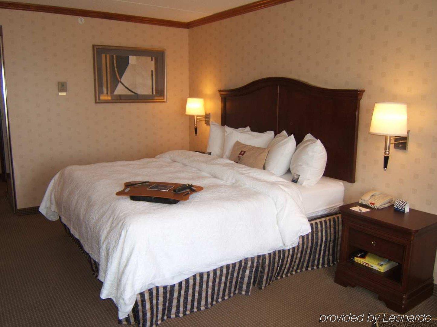 Hampton Inn & Suites By Hilton Manchester Bedford Habitación foto